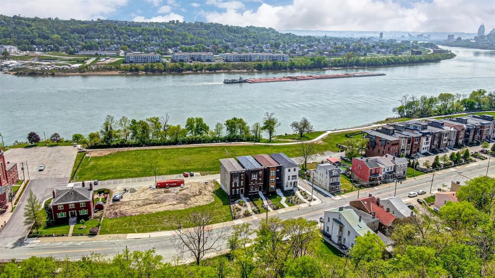 2475 Riverside Drive, Cincinnati, OH 45202