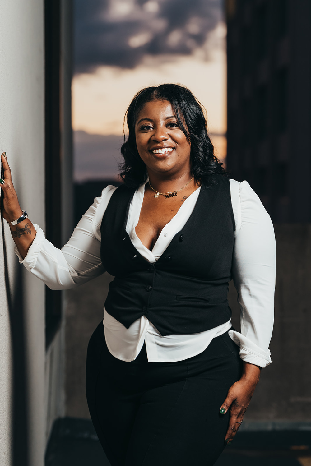 Your trusted real estate expert. Whether buying or selling, let's make